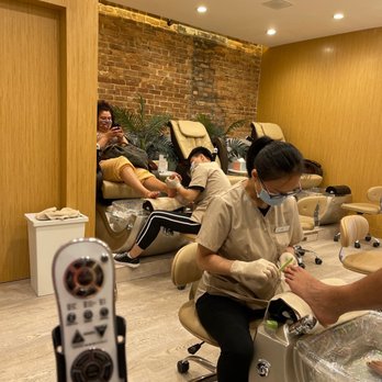 Summer Nail Studio - Nail Salons Near Me - New York, New York