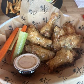 Steady Kitchen and Taps - Garlic Parmesan wings - American Near Me - Fountain Valley, California Steady Kitchen and Taps - Garlic Parmesan wings - American Near Me - Fountain Valley, California