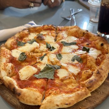 Skylark Diner - Warm margherita pizza - Diners Near Me - Edison, New Jersey Skylark Diner - Warm margherita pizza - Diners Near Me - Edison, New Jersey