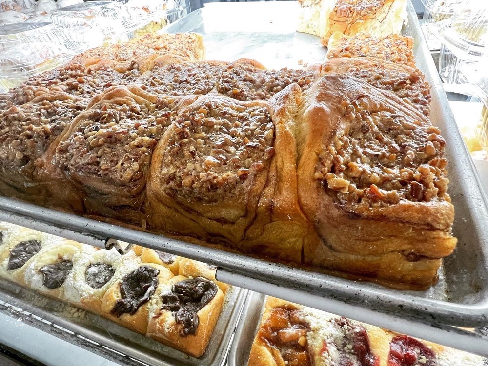 Weikel's Bakery Logo