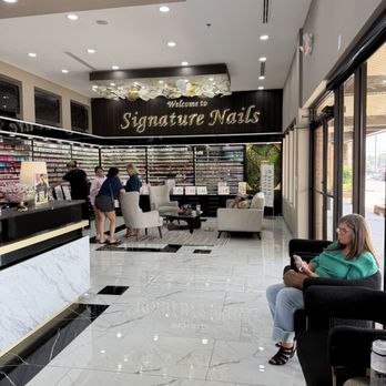 Signature Nail - Waiting area beside front desk - Nail Salons Near Me - New Braunfels, Texas Signature Nail - Waiting area beside front desk - Nail Salons Near Me - New Braunfels, Texas