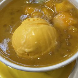 滿記甜品 - Mango sago with glutinous rice balls