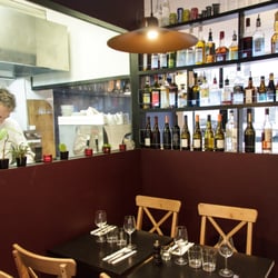 Vue de la salle sur la cuisine