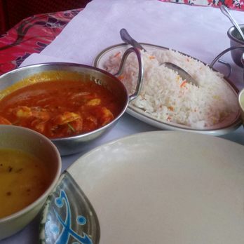 Milon - Basmati rice shrimp curry dal cabbage onions tamarind sauce coriander chutney - Indian Near Me - New York, New York