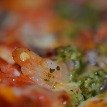 Zaccary's Pizza - Shrimp and pesto closeup. - Pizza Near Me - Vancouver, British Columbia Zaccary's Pizza - Shrimp and pesto closeup. - Pizza Near Me - Vancouver, British Columbia