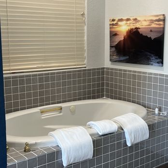 Wharf Master's Inn - Hotels Near Me - Point Arena, California