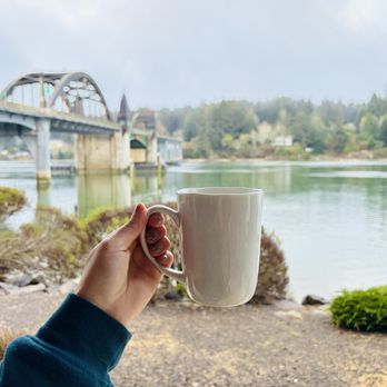 Sweet Homes Vacation Rentals - Morning coffee with a view - Vacation Rentals Near Me - Yachats, Oregon Sweet Homes Vacation Rentals - Morning coffee with a view - Vacation Rentals Near Me - Yachats, Oregon