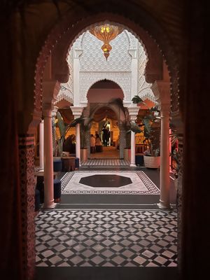 Members Restaurant & Club by null