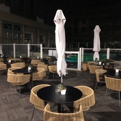 Grand Hôtel Roi René - Patio area