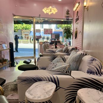 Palatial Nail Lounge - Comfortable seats - Nail Salons Near Me - Beverly Hills, California Palatial Nail Lounge - Comfortable seats - Nail Salons Near Me - Beverly Hills, California