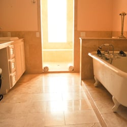 Inn Paradiso - The Octavio Paz suite features claw foot tub and multi head shower with sky light.