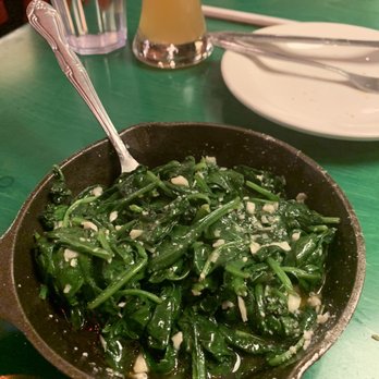 Oregano's - Spinach - Pizza Near Me - Surprise, Arizona