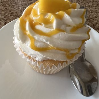 Bread 'N Batter - Mango Cupcake Review - Filipino Near Me - Milton, Ontario