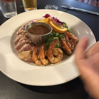 Blackbeard's Grill & Steam Bar - Seasonal tuna, shrimp, corn, rice and entree - New American Near Me - Beaufort, North Carolina Blackbeard's Grill & Steam Bar - Seasonal tuna, shrimp, corn, rice and entree - New American Near Me - Beaufort, North Carolina