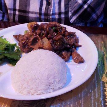 Momo Tibetan Restaurant - Shamday with chicken - Himalayan/Nepalese Near Me - Amherst, Massachusetts Momo Tibetan Restaurant - Shamday with chicken - Himalayan/Nepalese Near Me - Amherst, Massachusetts
