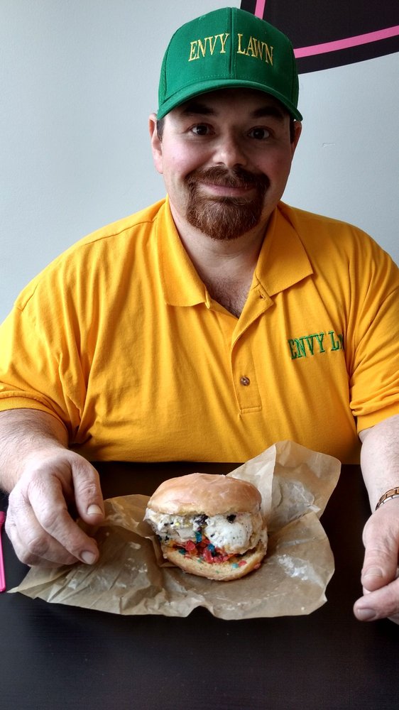 THE YUMMI BUNNI CLOSED 112 Photos & 86 Reviews 123 W Main St