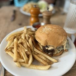 Post House - Backbar cheeseburger