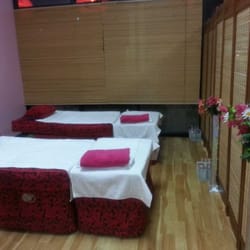 Miracle Touch & Reflexology - Foot and full body massage