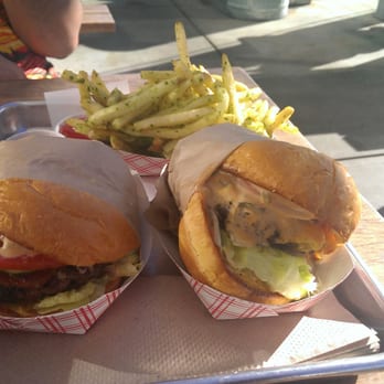 Gotts Roadside - Bacon cheeseburger and garlic fries - Burgers Near Me - Napa, California Gotts Roadside - Bacon cheeseburger and garlic fries - Burgers Near Me - Napa, California