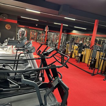 Thunder Fitness - THE RED CARPET! Great for photo shoots - Trainers Near Me - Newark, California Thunder Fitness - THE RED CARPET! Great for photo shoots - Trainers Near Me - Newark, California
