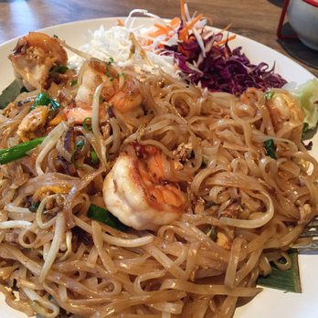 Chatayee Thai - Shrimp Pad Thai - Thai Near Me - Philadelphia, Pennsylvania