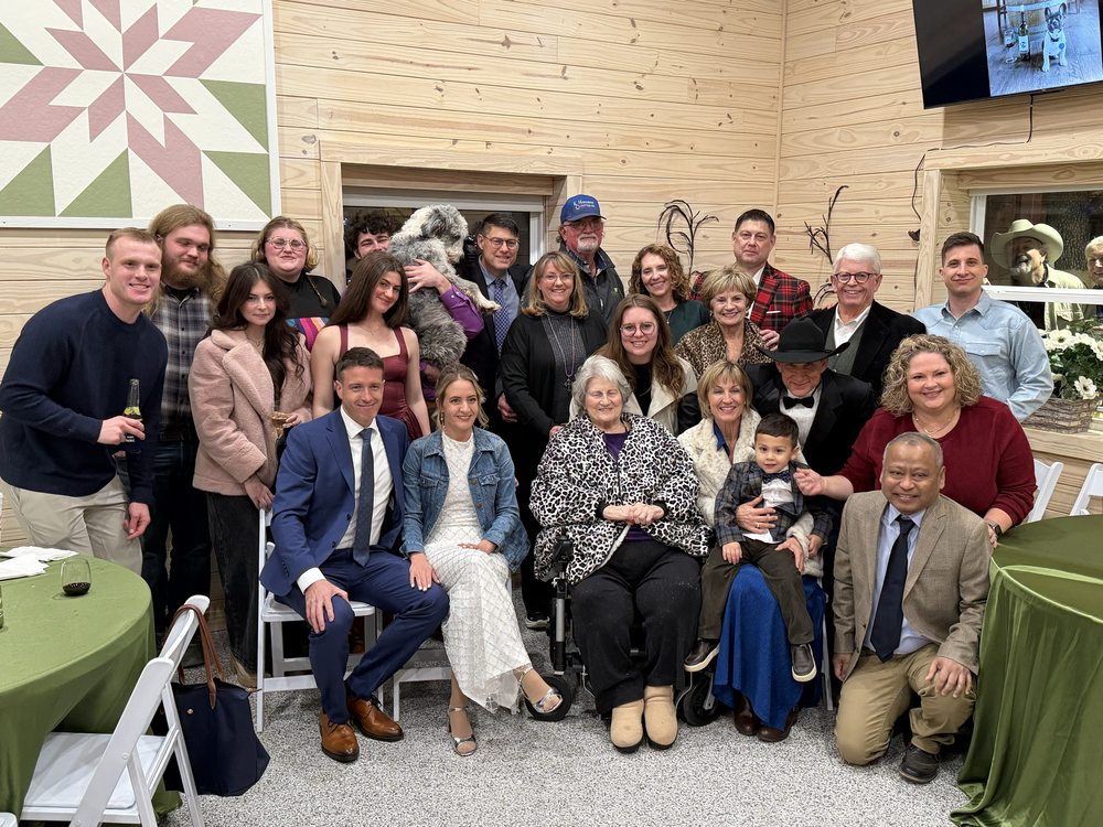 Busted Oak Cellars - Photo 5