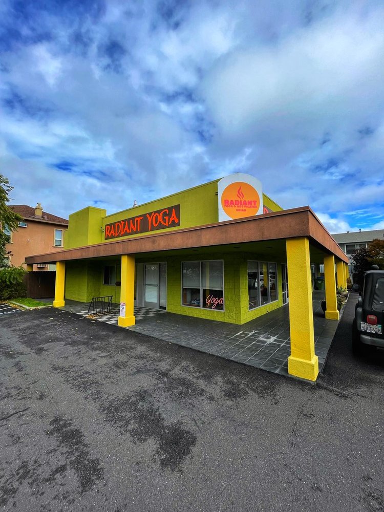 RADIANT YOGA UKIAH Updated September 2024 15 Photos & 19 Reviews 545 N State St, Ukiah