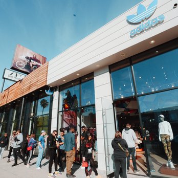 Shoe Palace - Shoe Stores Near Me - Los Angeles, California
