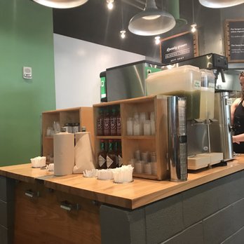 Big Buns - Drinks, sauce station! - Burgers Near Me - Arlington, Virginia Big Buns - Drinks, sauce station! - Burgers Near Me - Arlington, Virginia