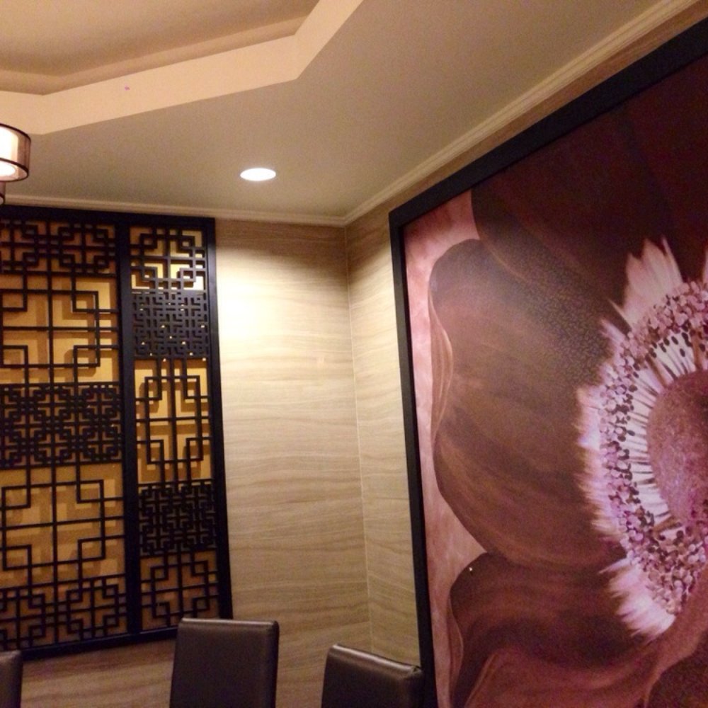 Phoenix Restaurant - Inner Room for Group Dining - Dim Sum Near Me - Chicago, Illinois Phoenix Restaurant - Inner Room for Group Dining - Dim Sum Near Me - Chicago, Illinois