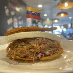 Los Roques Arepas - Patacon (green plantains crunch sandwich)
