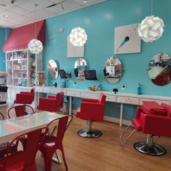 Giggles & Glam Salon