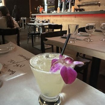 Medium Rare - Pineapple mule - Steakhouses Near Me - Arlington, Virginia