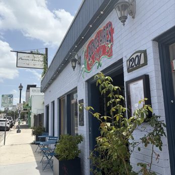 Buenos Aires Café - Este - Entrance - Argentine Near Me - Austin, Texas