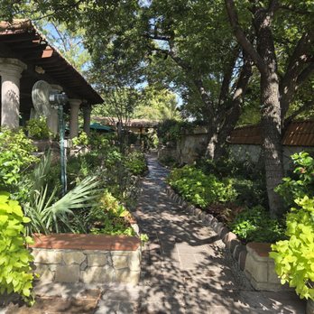 Joe T Garcia's - Such a gorgeous patio, large and lush. - Mexican Near Me - Fort Worth, Texas
