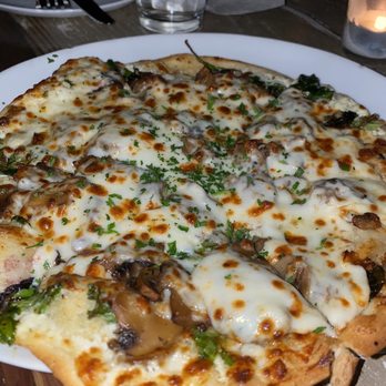 Bacari W 3rd - Smoked Mushroom Pizza - Breakfast & Brunch Near Me - Los Angeles, California