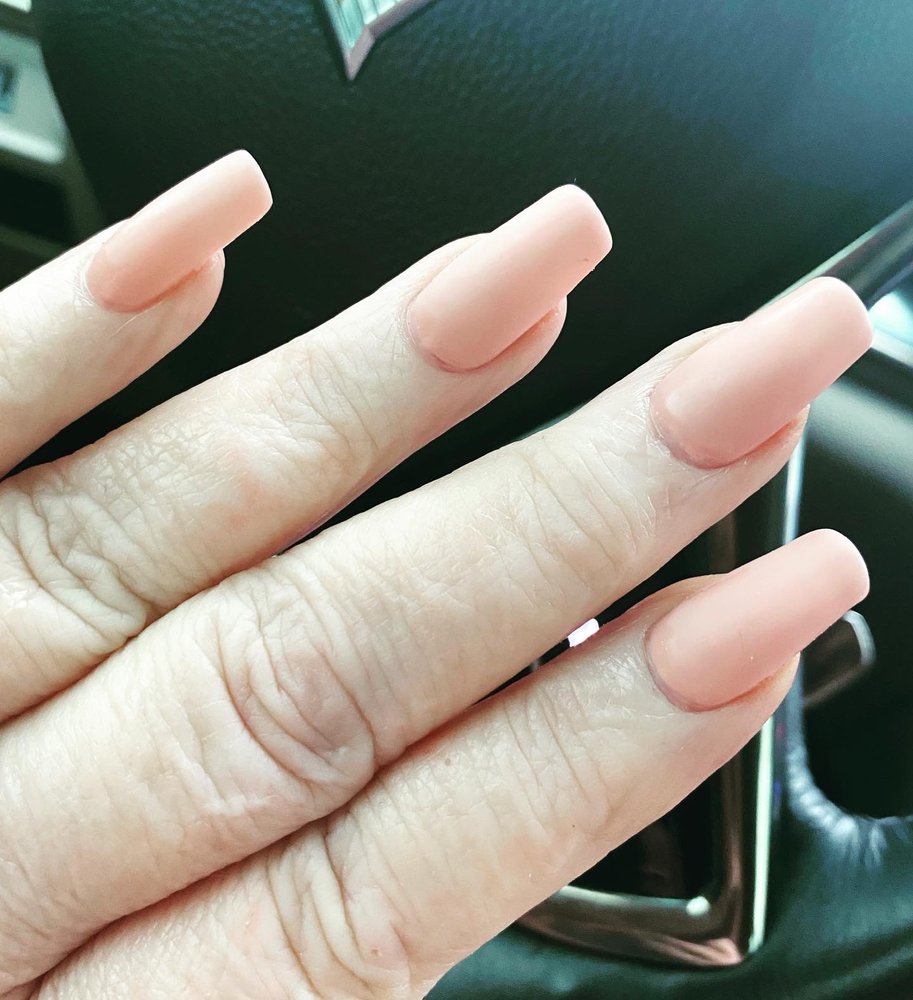 Nash Nails Logo