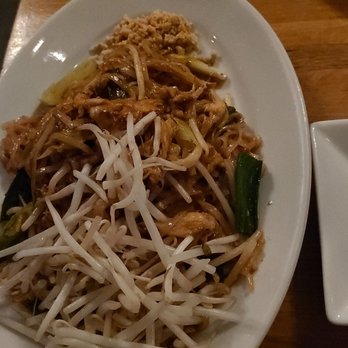 Ayada Thai - Chicken pad thai - Thai Near Me - Elmhurst, New York Ayada Thai - Chicken pad thai - Thai Near Me - Elmhurst, New York