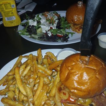 319 Broderick - Johnny cash burger - Burgers Near Me - West Sacramento, California