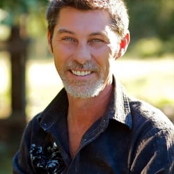 AJ Salon - Tony Jackson-Owner