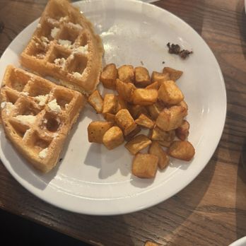 Another Broken Egg Cafe - Chicken & Waffles with a side of potatoes - Breakfast & Brunch Near Me - Warner Robins, Georgia