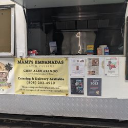 Mami's Empanadas - Empanada food truck
