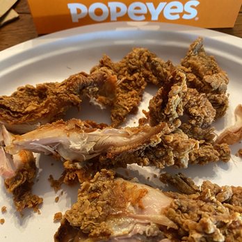 Popeyes Louisiana Kitchen - A chicken breast that looks like it was cooked on the bottom of the space shuttle upon re-entry - Fast Food Near Me - Marshall, Texas