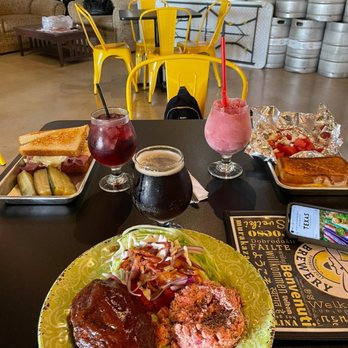 Bandera Brewery - Frozen sangria, red sangria and amber ale from the brewery. Food from the Cafe next door - Bars Near Me - Bandera, Texas