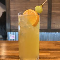 Daft Cow Brewery - Sangria cocktail