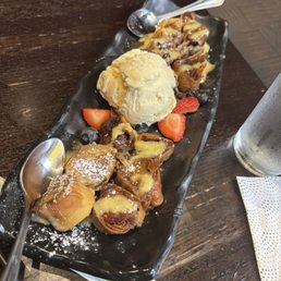 My husband and I enjoyed the dessert Our server Yasmin was amazing we even got to meet the manager Tristan.