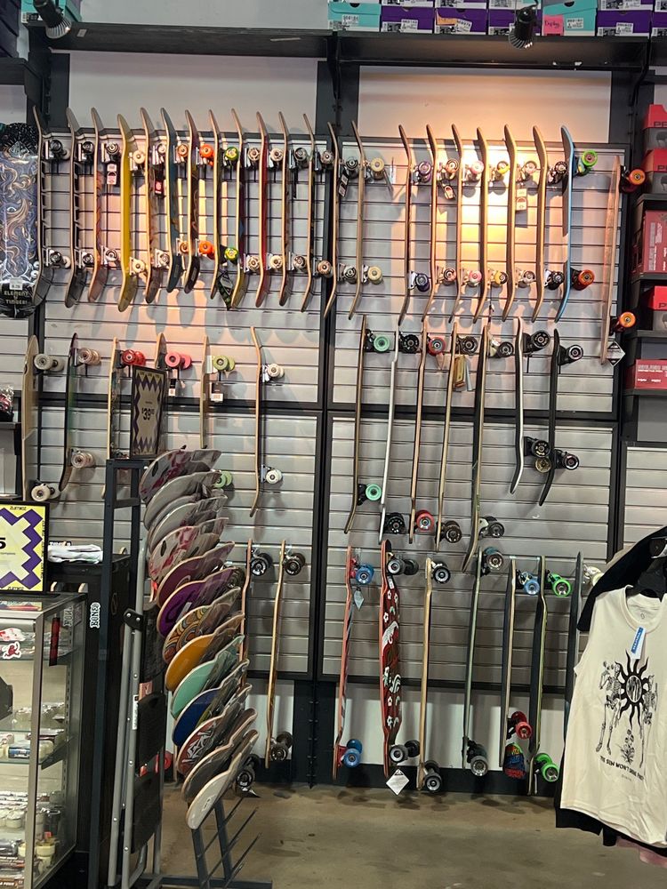 ZUMIEZ 25 Reviews 333 Five Cities Dr, Pismo Beach, California