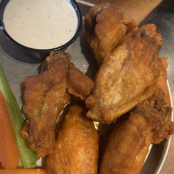 Bodega - Wings - Sports Bars Near Me - Charleston, South Carolina Bodega - Wings - Sports Bars Near Me - Charleston, South Carolina