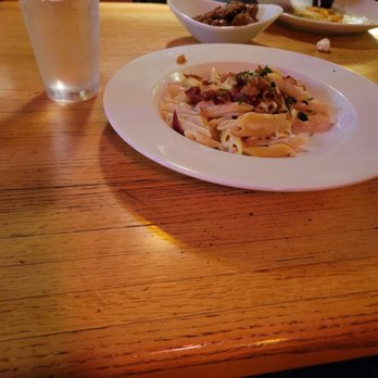 Applebee's Grill + Bar - This is the 4 cheese macaroni and cheese. It's supposed to have the meat on the side, but I'm guessing that bacon is not considered meat. - American Near Me - Lodi, California