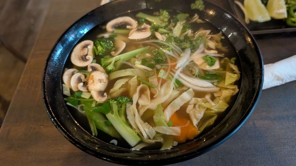 Social spots from Mo Pho Mi